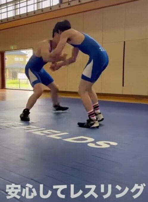 柔術・レスリング・キックで、マットの「色」は変えるべきか？