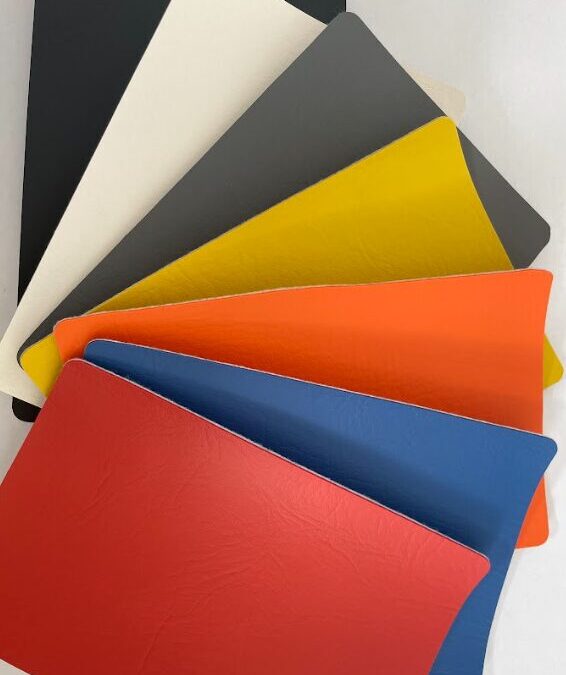 格闘技ジムのマット色、なぜ「黒」が選ばれるのか？